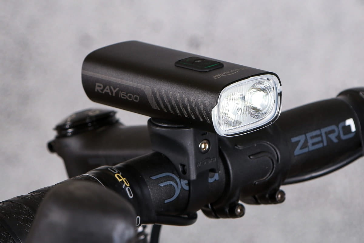Magicshine tập trung chủ yếu vào mảng đèn pin xe đạp và các hoạt động ngoài trời