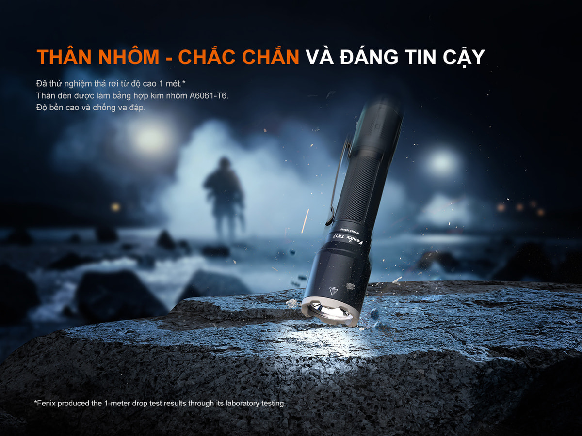 Den pin tac chien Fenix TK17