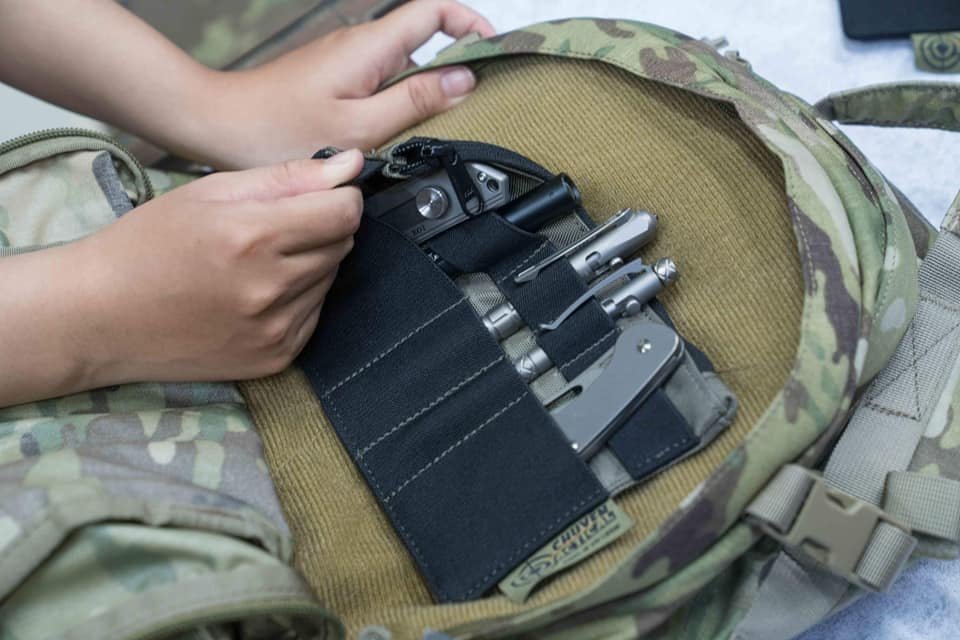 Tại sao 5.11 Tactical LV6 là chiếc túi đeo bán chạy nhất 12 Admin Insert Gear có thể tương thích với mọi nền tảng gai dán velcro