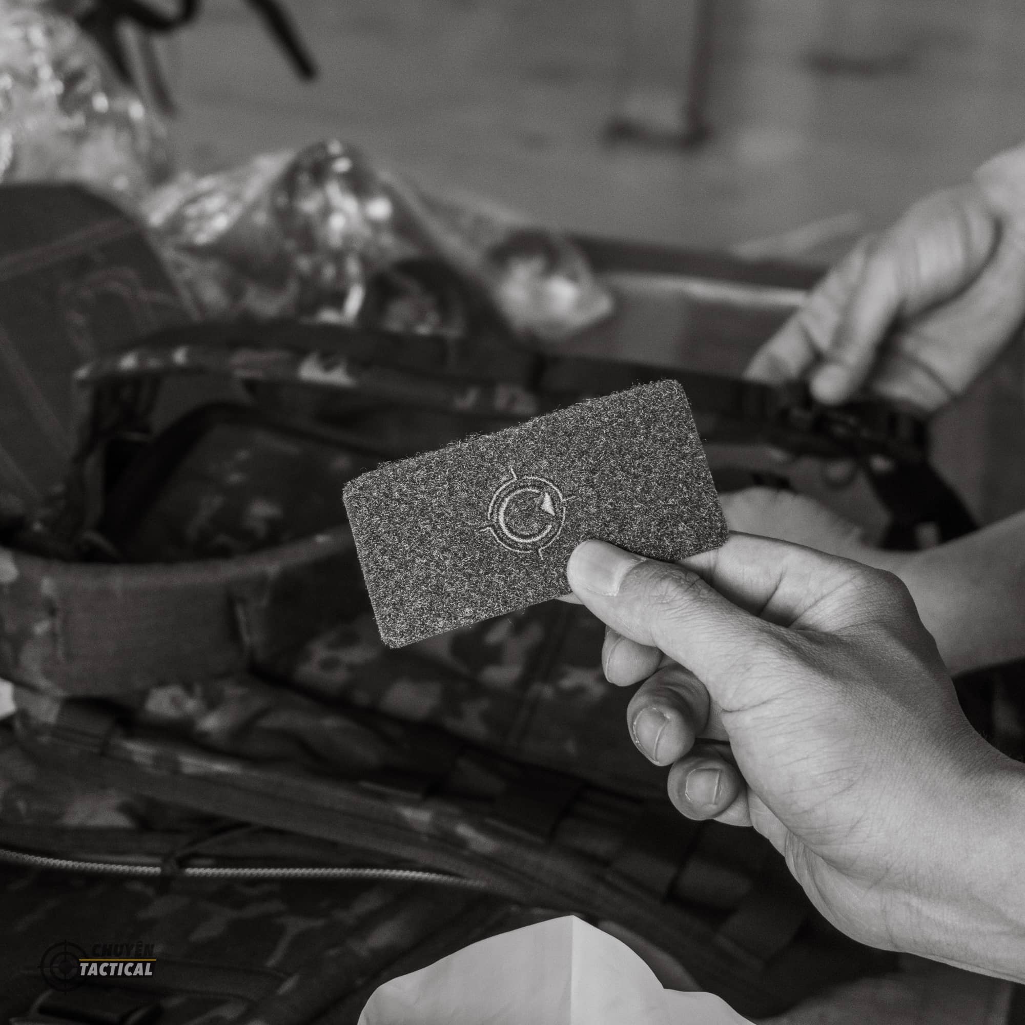 Chất liệu 160 năm tuổi Waxed Canvas từ Halley Stevensons 13 DSC09677 2