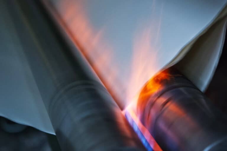 Chất liệu 160 năm tuổi Waxed Canvas từ Halley Stevensons 6 Innovation7 768x512 1