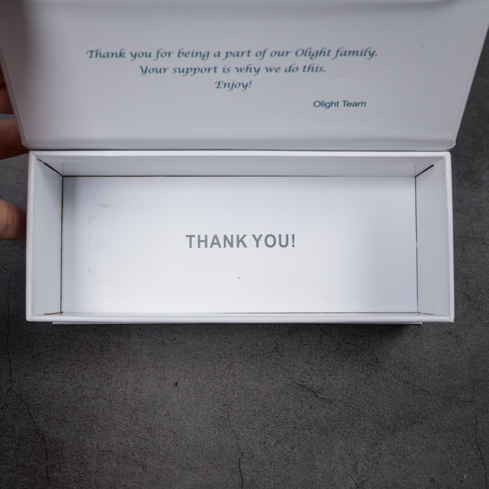 Review Đèn Pin EDC OLIGHT Perun 2: 2500 Lumens. Cảm biến vật thể xa gần 9 Những chi tiết nhỏ thể hiện sự chỉn chu và quan tâm đến khách hàng