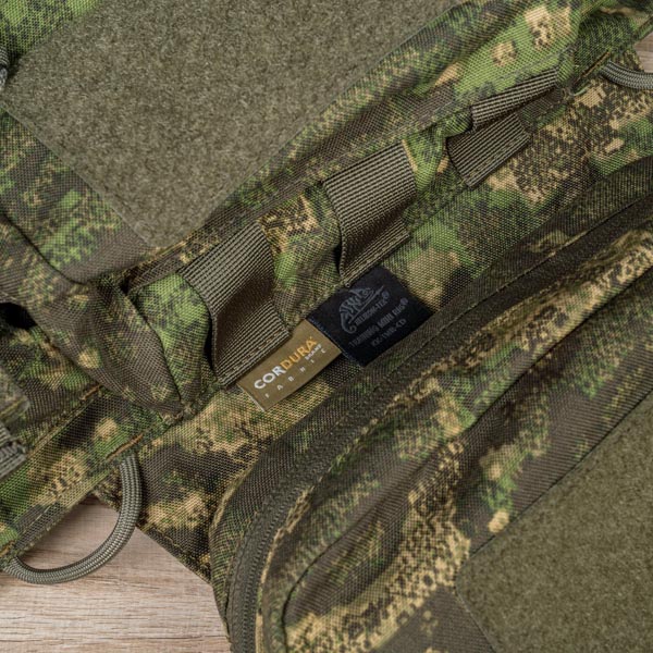 Nên chọn chất liệu bền bỉ và chống nước