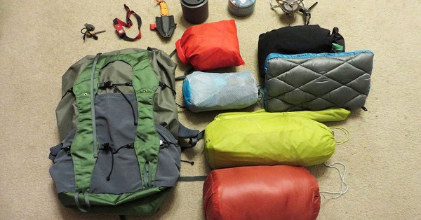 6 cách xếp đồ đi du lịch gọn gàng, không bị nhăn 6 cách xếp quần áo gọn gàng vào balo