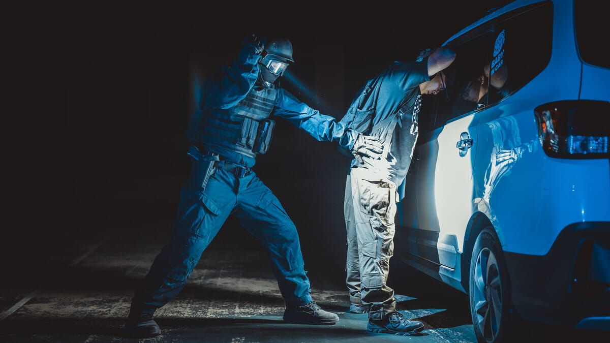 Đèn pin phục vụ cho hoạt động tuần tra biên giới, tuần tra trên biển, thực thi nhiệm vụ quân sự, trấn áp tội phạm Đèn pin phục vụ cho hoạt động tuần tra biên giới, tuần tra trên biển, thực thi nhiệm vụ quân sự, trấn áp tội phạm