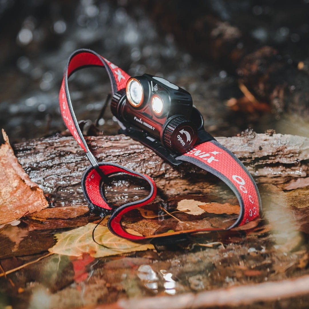 Đèn pin chống nước thường được sử dụng rộng rãi trong các hoạt động ngoài trời như leo núi, đi bộ đường dài, cắm trại, câu cá và cứu hộ Đèn pin chống nước thường được sử dụng rộng rãi trong các hoạt động ngoài trời như leo núi, đi bộ đường dài, cắm trại, câu cá và cứu hộ