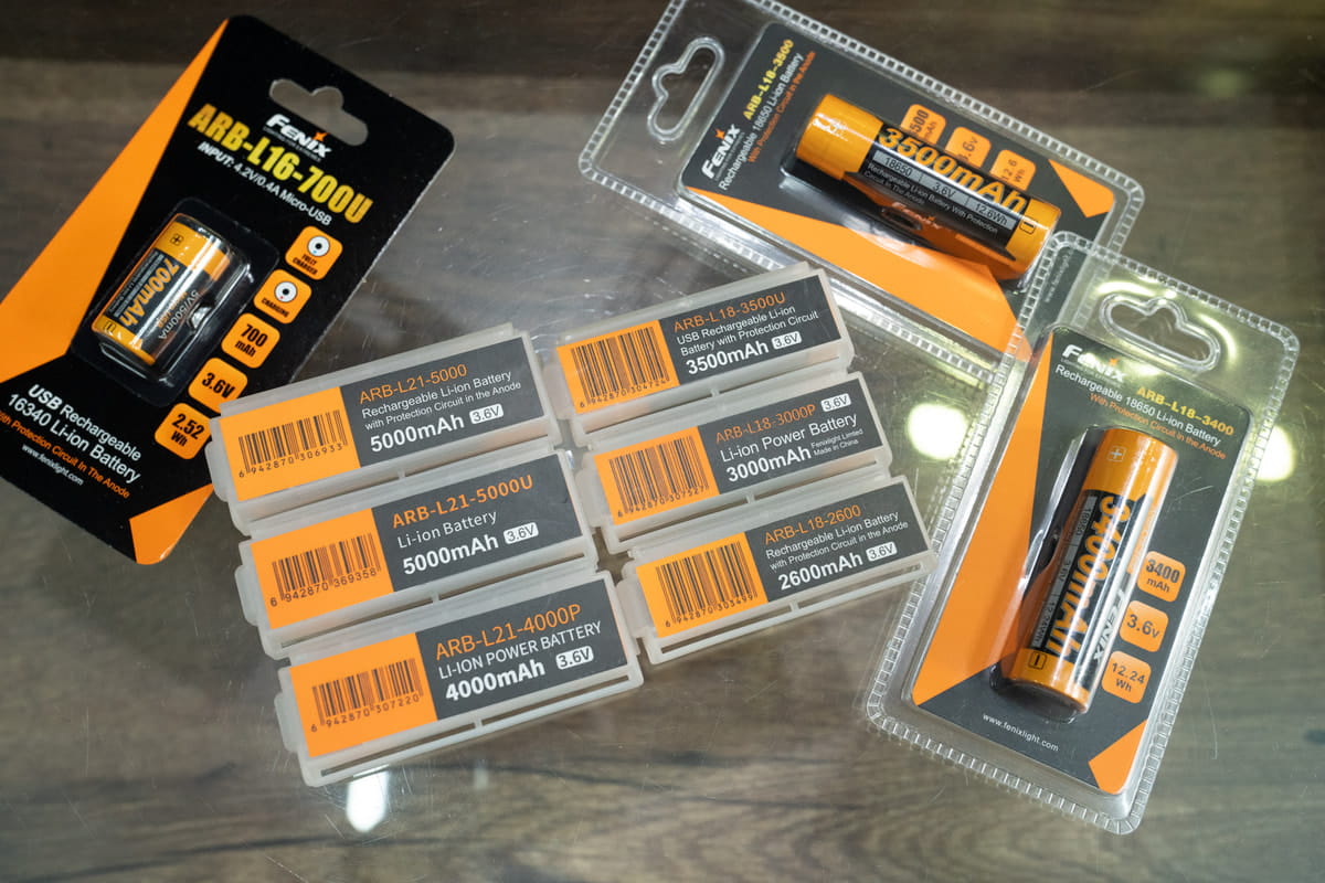 Các dòng Pin Lithium Ion hoàn toàn có thể mang lên máy bay nếu dưới 100Wh Các dòng Pin Lithium Ion hoàn toàn có thể mang lên máy bay