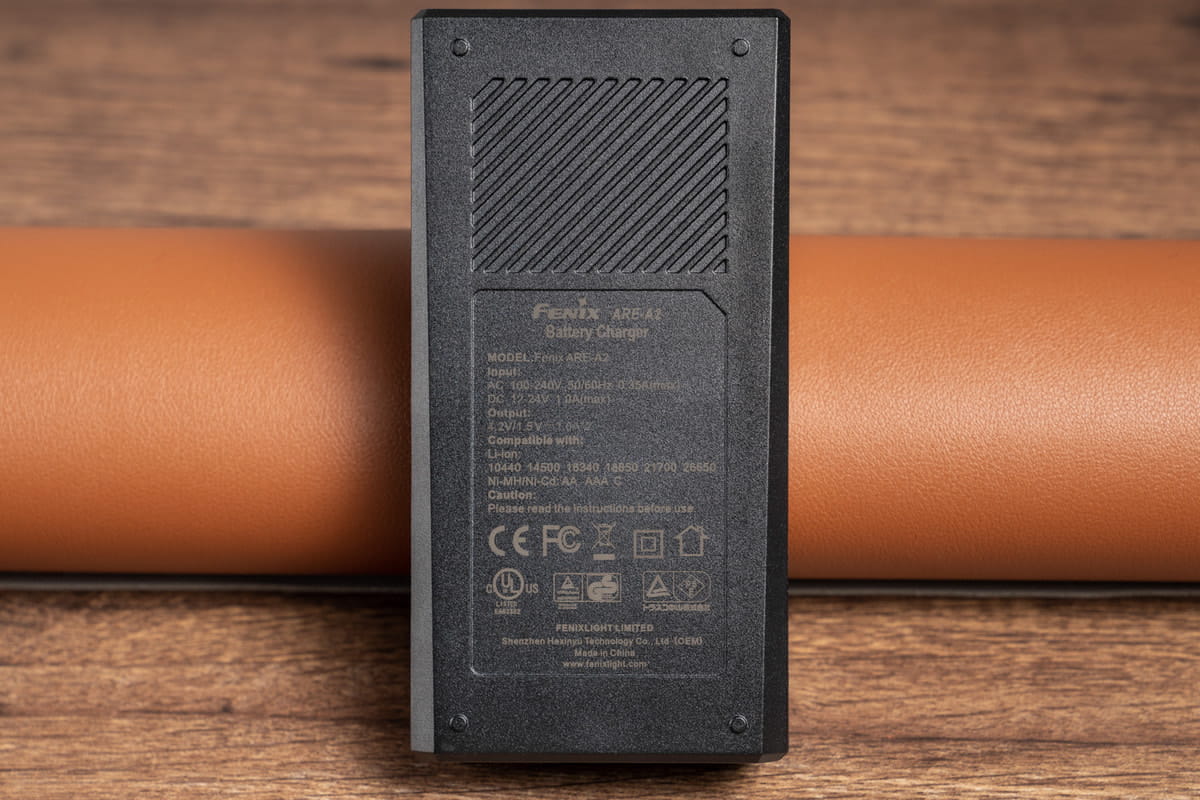 Hầu hết các bộ sạc pin rời chất lượng cao đều phải đáp ứng đầy đủ các tiêu chuẩn an toàn Hầu hết các bộ sạc pin rời chất lượng cao đều phải đáp ứng đầy đủ các tiêu chuẩn an toàn