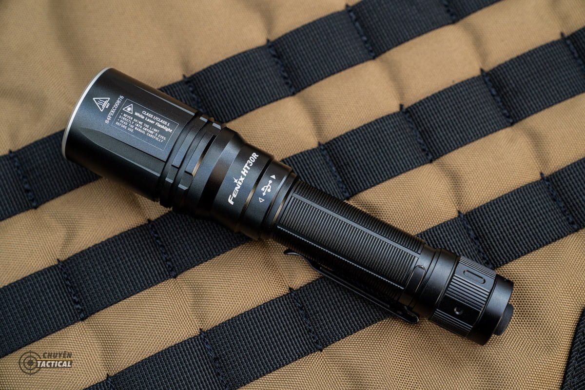 Đèn pin chiếu xa Fenix HT30R Đèn pin chiếu xa Fenix HT30R