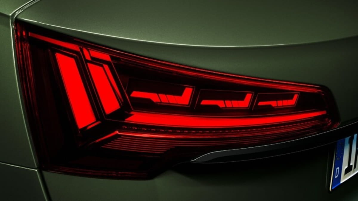 LED được sử dụng trong hệ thống chiếu sáng của các phương tiện giao thông như ô tô, xe máy LED được sử dụng trong hệ thống chiếu sáng của các phương tiện giao thông như ô tô, xe máy