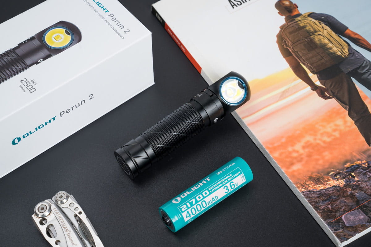 Đèn gù có thể sử dụng linh hoạt nhiều tư thế kể cả khi cầm trên tay chiếu sáng trực tiếp và chiếu sáng rảnh tay. Đèn gù có thể sử dụng linh hoạt nhiều tư thế kể cả khi cầm trên tay chiếu sáng trực tiếp và chiếu sáng rảnh tay.