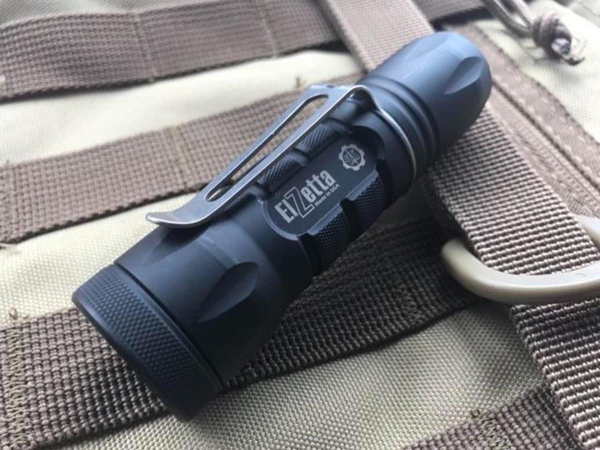 Đèn pin Elzetta có thể hoạt động tốt trong nhiều điều kiện khắc nghiệt và chống chịu với những va đập cực mạnh Đèn pin Elzetta có thể hoạt động tốt trong nhiều điều kiện khắc nghiệt và chống chịu với những va đập cực mạnh