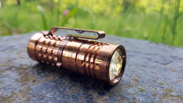 Đèn Pin cầm tay Fenix E35R 15 đèn pin đi phượt tốt