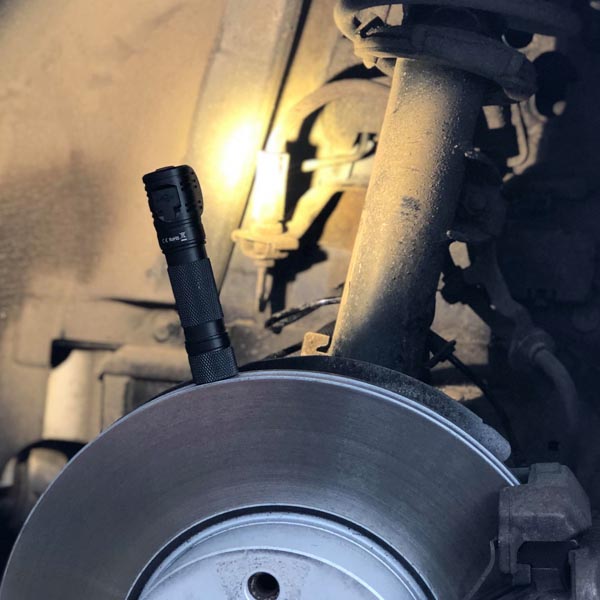 Đèn Pin Fenix LR35R 7 den pin sieu sang chinh hang mini