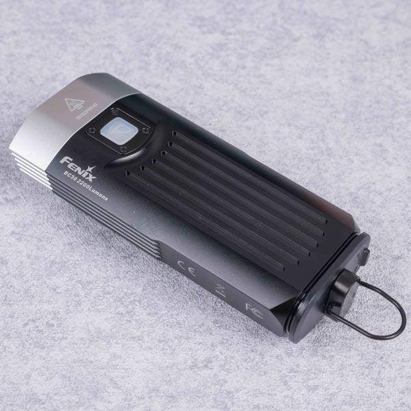 Đèn Pin Xe Đạp Fenix BC05R V2.0 12 đèn nháy xe đạp