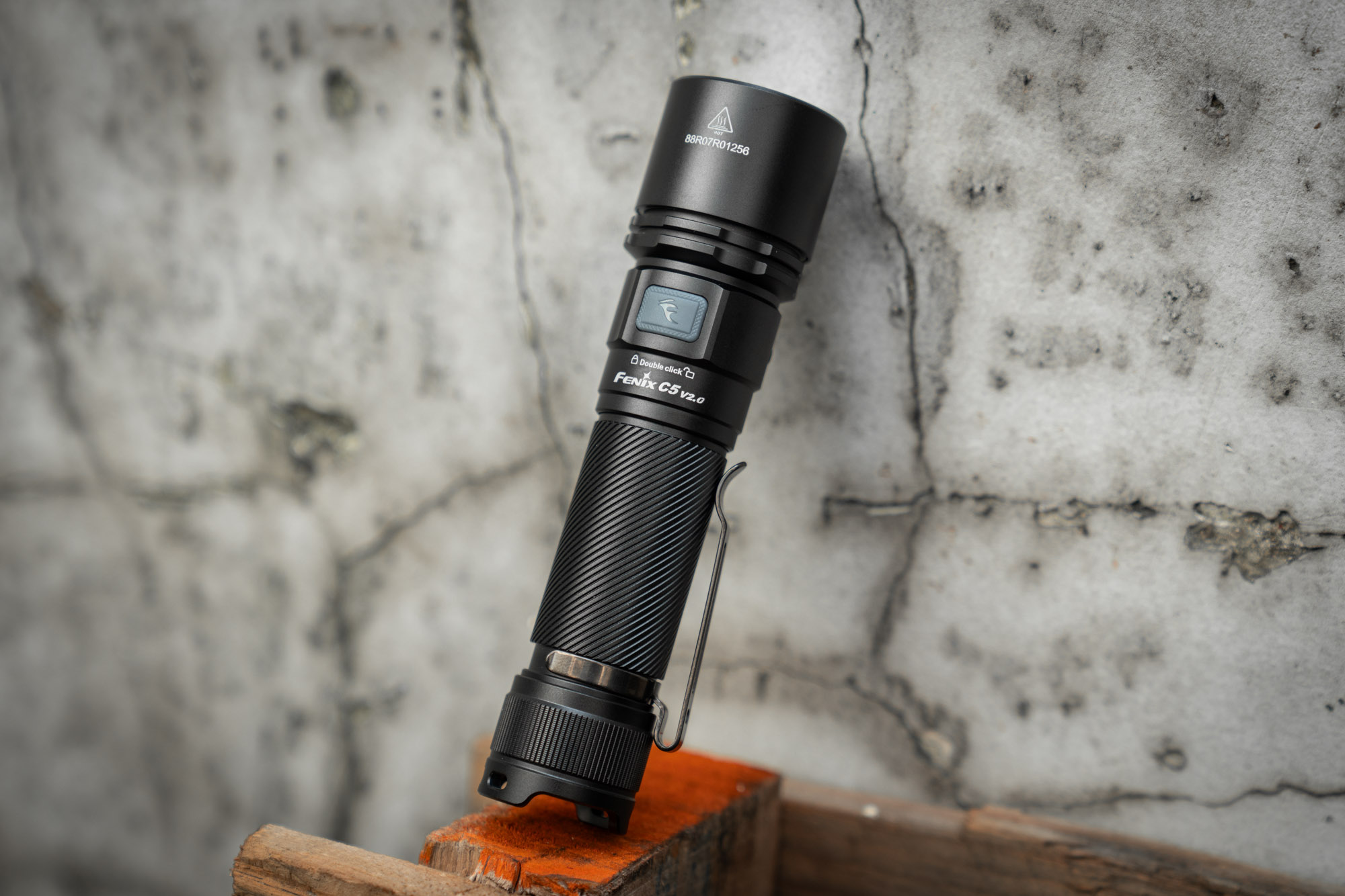 Fenix C5 V2.0 & C5 Pro: Bộ đôi đèn pin “Quốc dân” mới của năm 2026 5 DSC09765