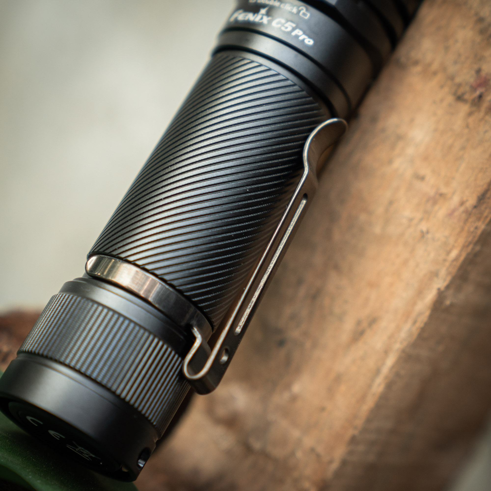 Fenix C5 V2.0 & C5 Pro: Bộ đôi đèn pin “Quốc dân” mới của năm 2026 11 Den Pin Fenix C5 Pro 4