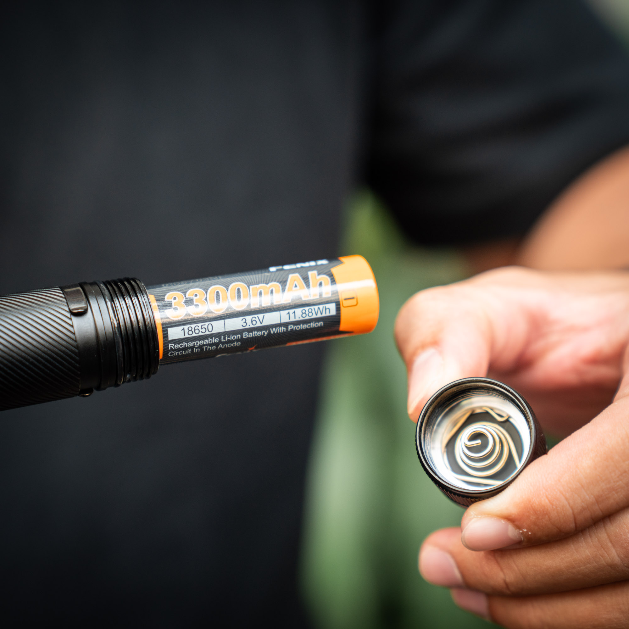 Fenix C5 V2.0 & C5 Pro: Bộ đôi đèn pin “Quốc dân” mới của năm 2026 13 Den Pin Fenix C5 Pro 8