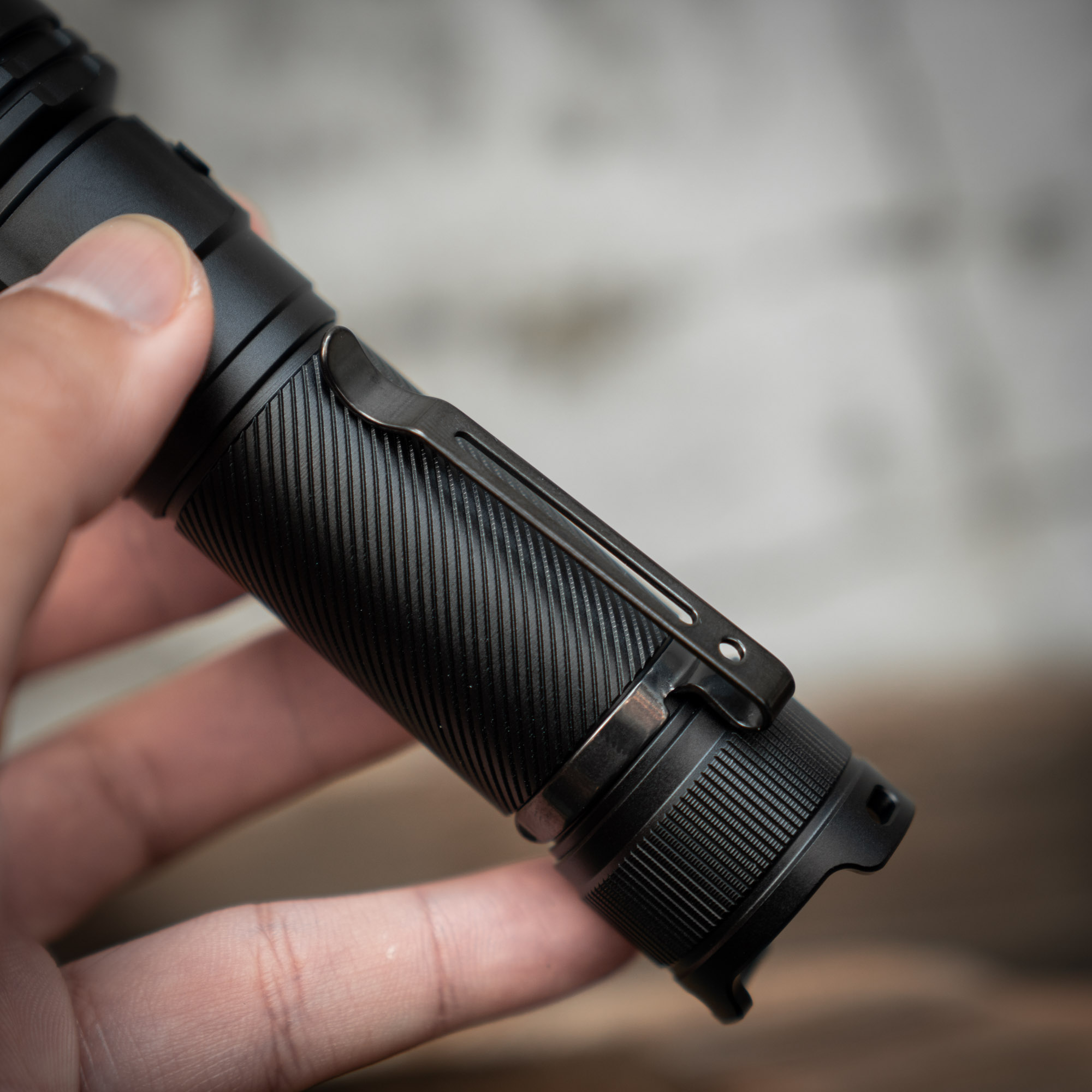 Fenix C5 V2.0 & C5 Pro: Bộ đôi đèn pin “Quốc dân” mới của năm 2026 7 Den Pin Fenix C5 V2 2